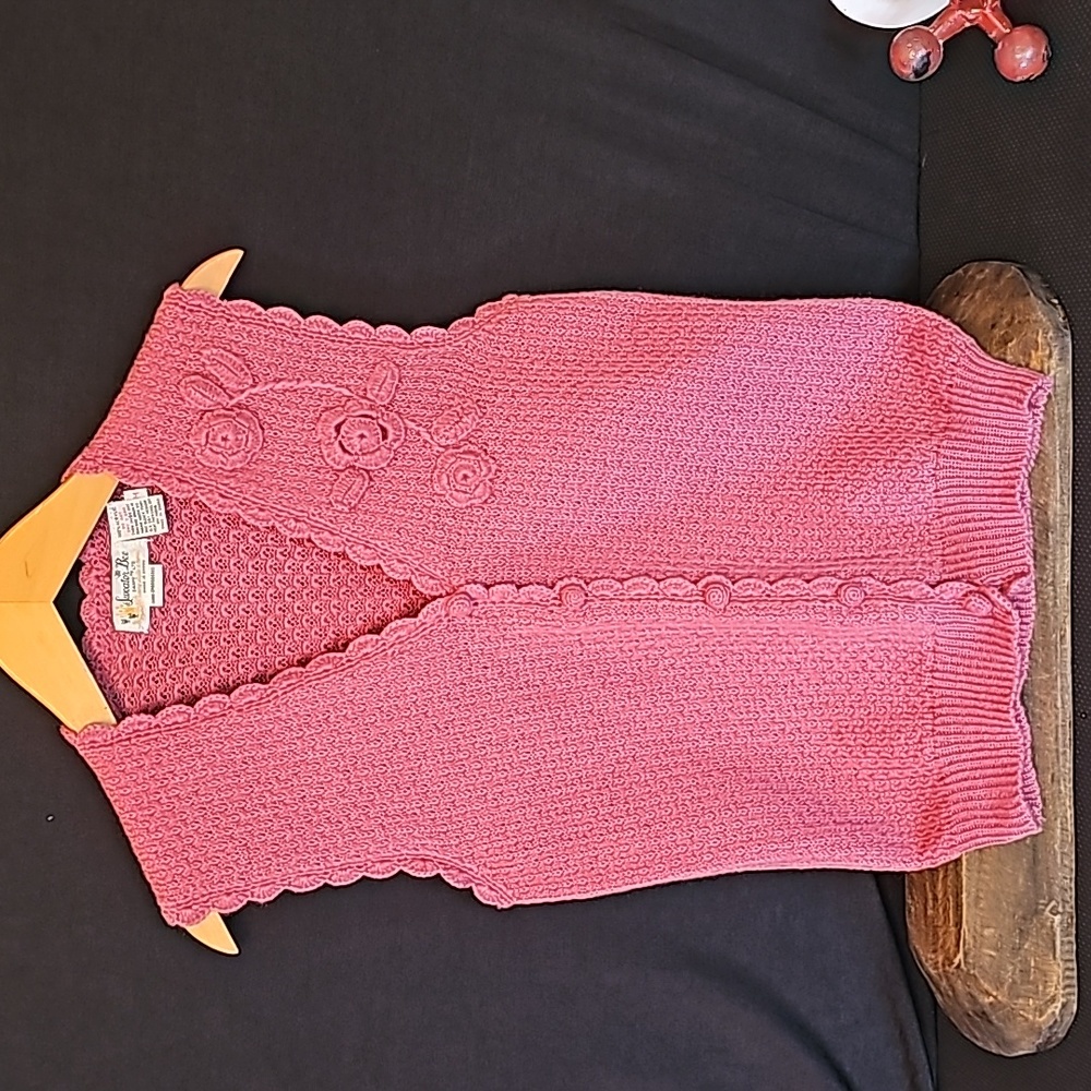 Sweater Bee by Banff